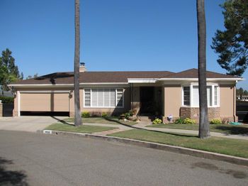 Leonard and Helga Johnson House